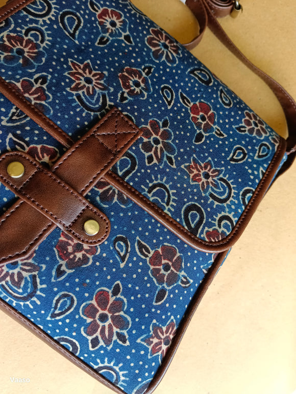 Kira Velvet Mini Flap Bag: Women's Handbags | Crossbody Bags | Tory Burch EU